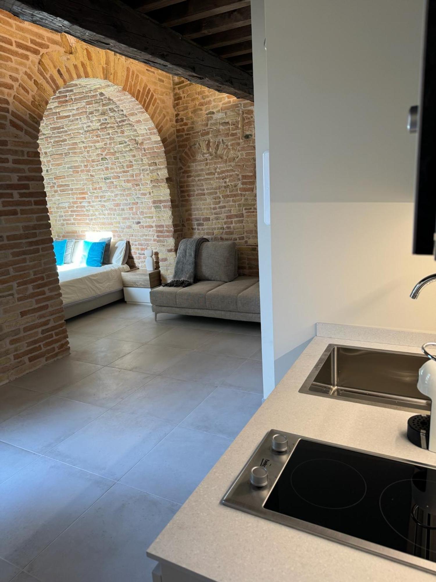 Noua Luxury Studio Apartments 라벤나 객실 사진